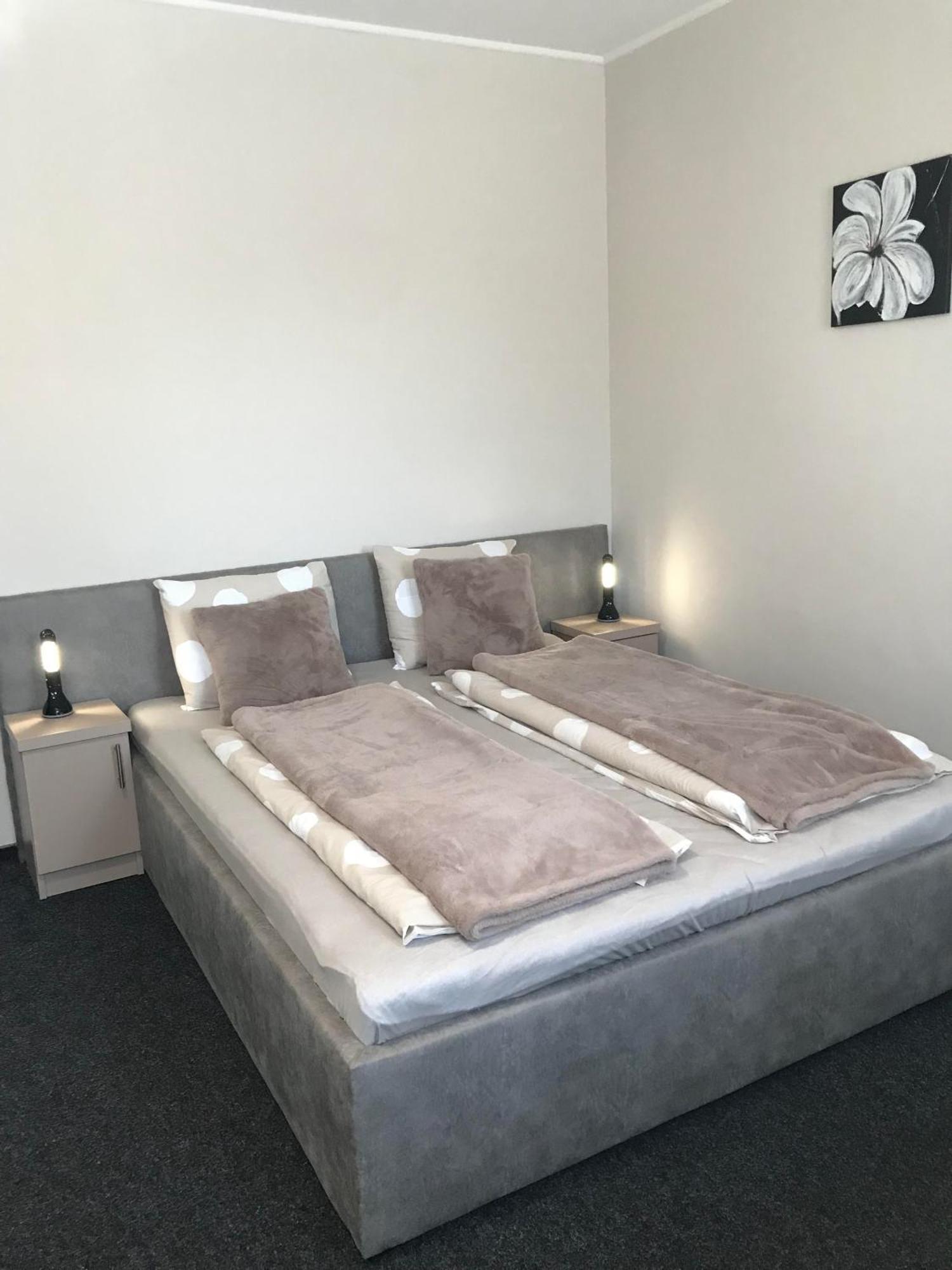 Pihenj Meg Vendégház Nyíregyháza Extérieur photo